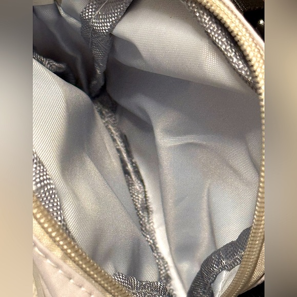 🎮 NWOT Nintendo Game Boy Retro Crossbody Bag - Picture 12 of 12